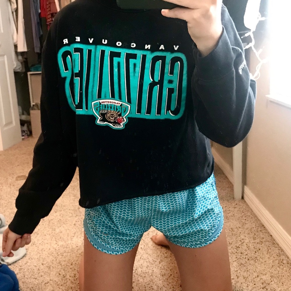 Vancouver Grizzlies Cropped Sweatshirt